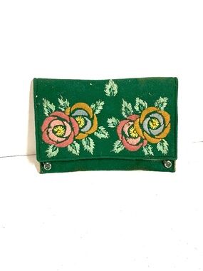 1940s Embroidered Felt Clutch Purse: Vintage Floral Handmade Handbag